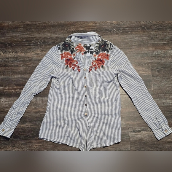 Johnny Was Workshop Button Down Shirt Lot of 2 Size Small - Picture 3 of 15